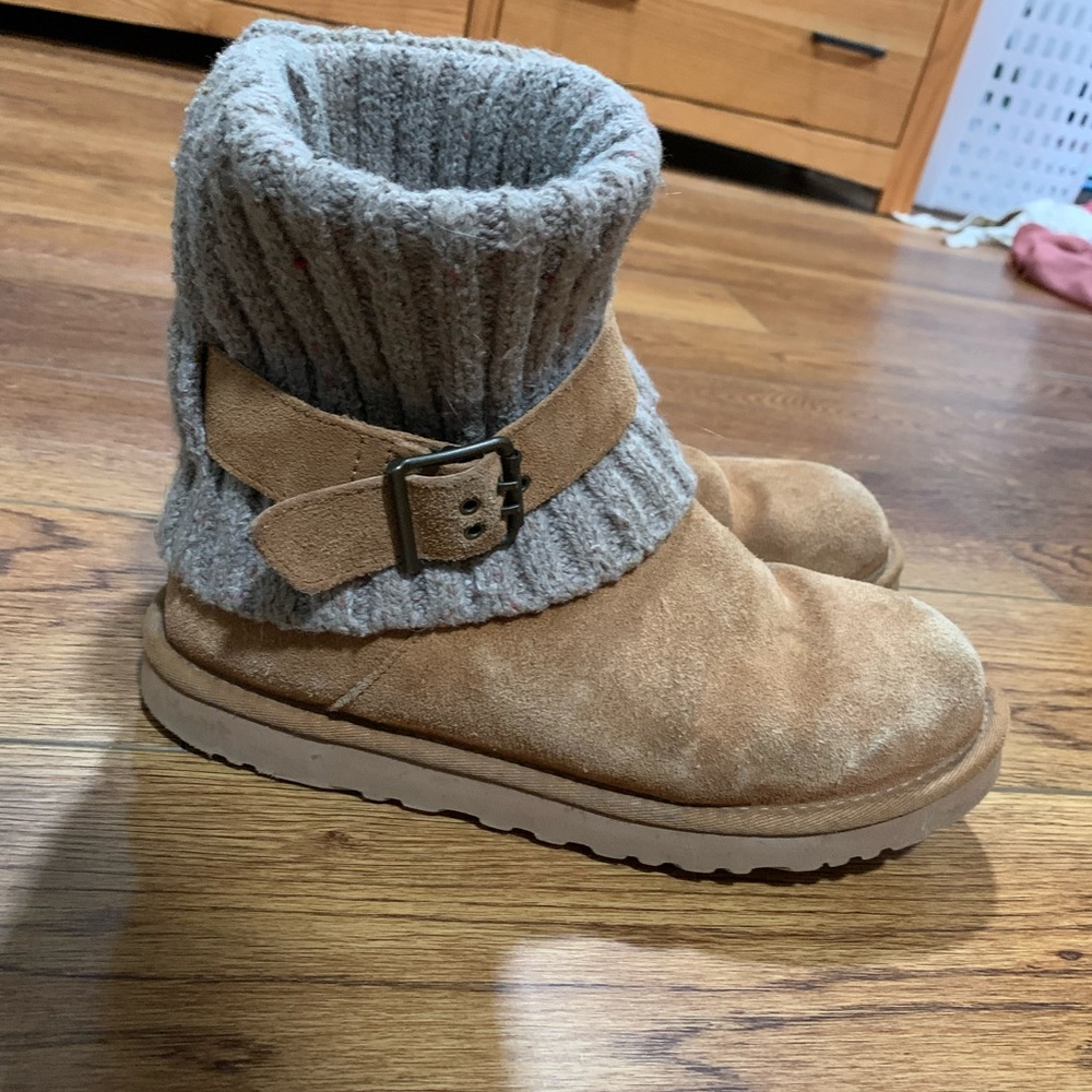 Size 8 UGGS